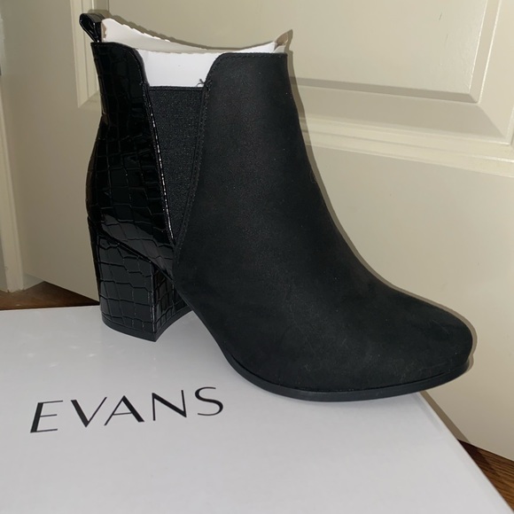 Doris Ankle Boot - Black - 6.5 Wide- Never Worn - Picture 9 of 10